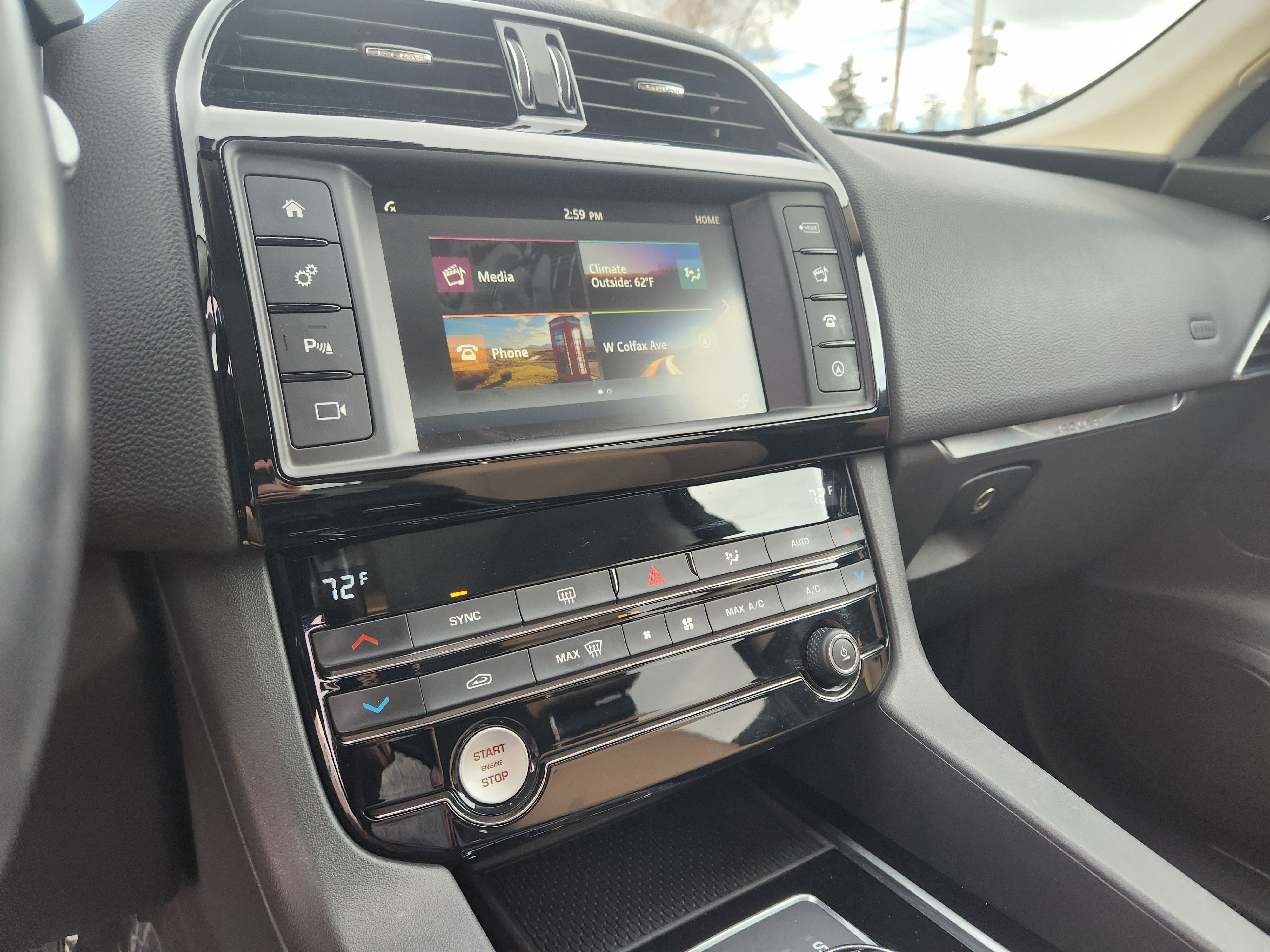 Used 2018 Jaguar F-PACE Premium image 10