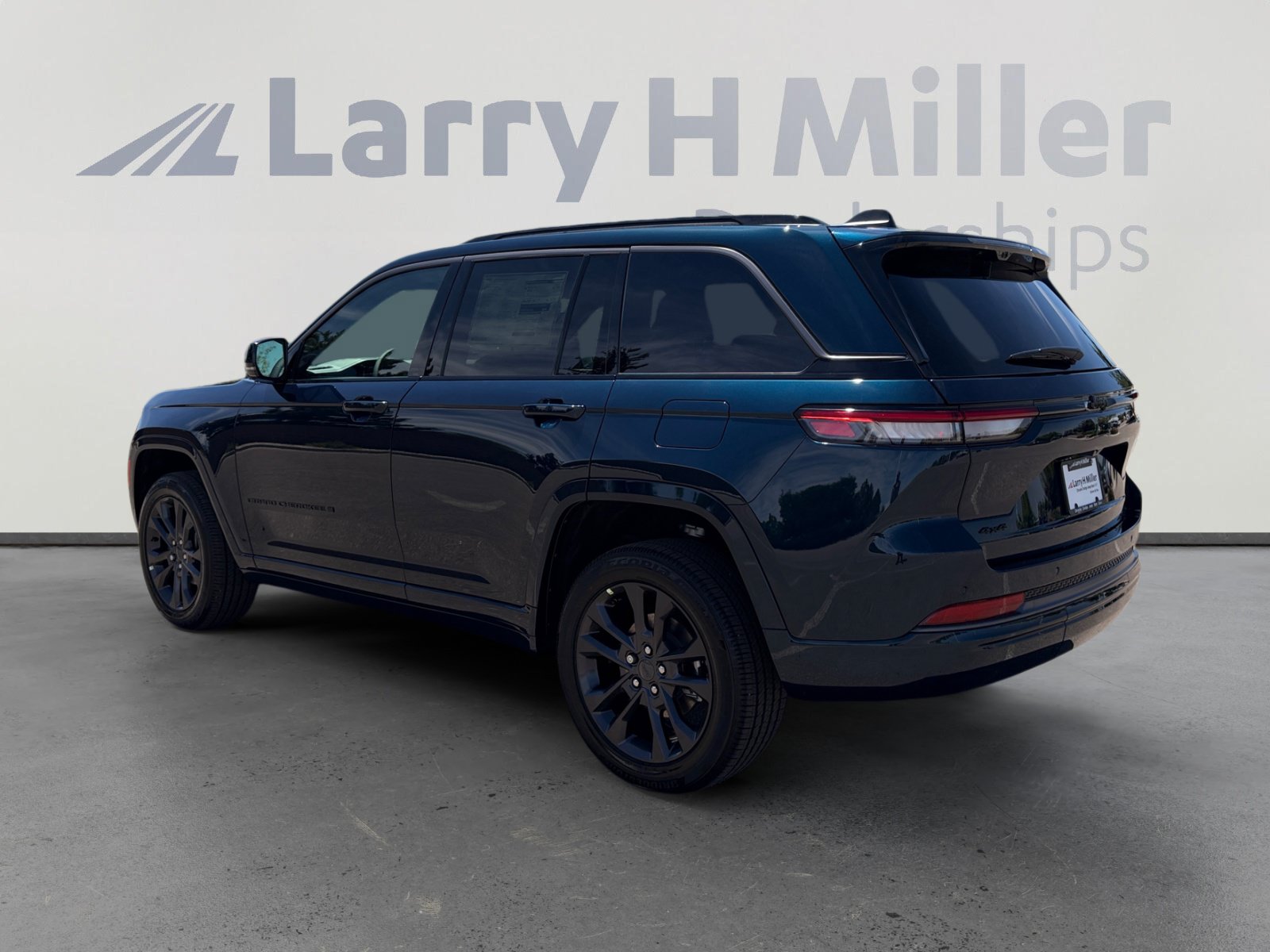 New 2026 Jeep Grand Cherokee Limited AWD/4WD image 4
