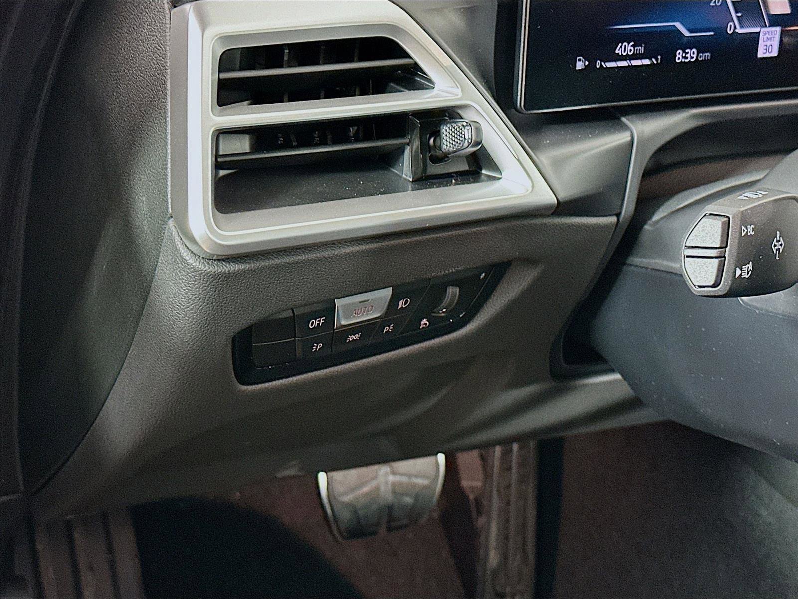 New 2026 BMW 330i xDrive Sedan w/ M Sport Package image 10