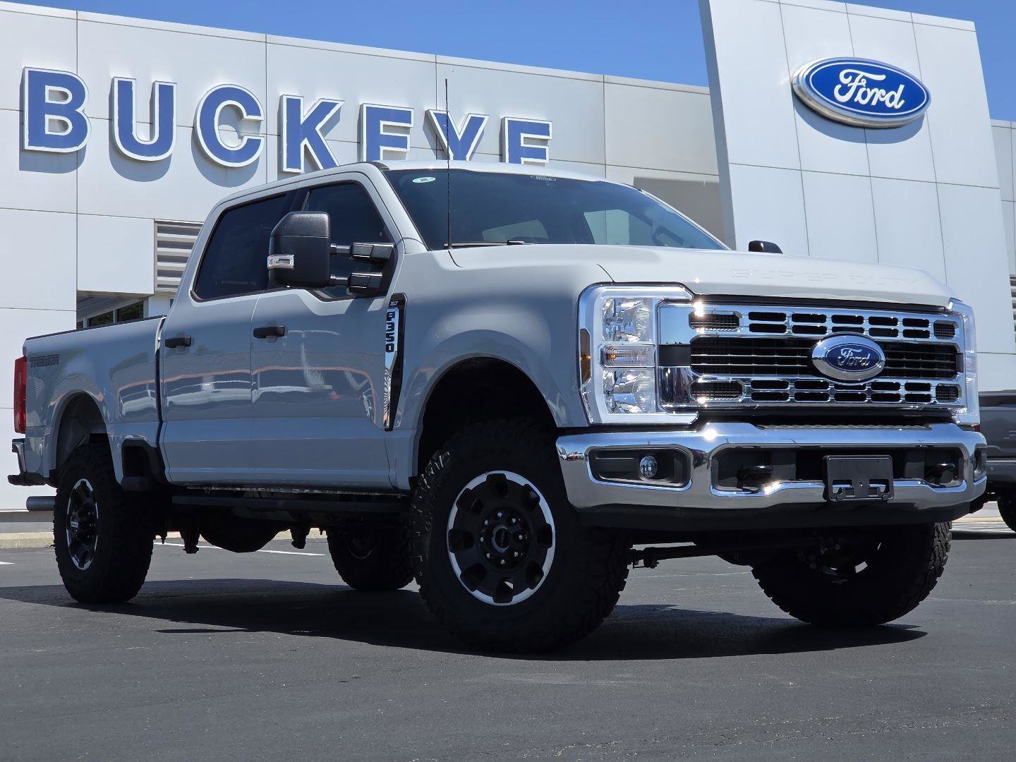 New 2026 Ford F350 XLT w/ Tremor Off-Road Package AWD/4WD image 2