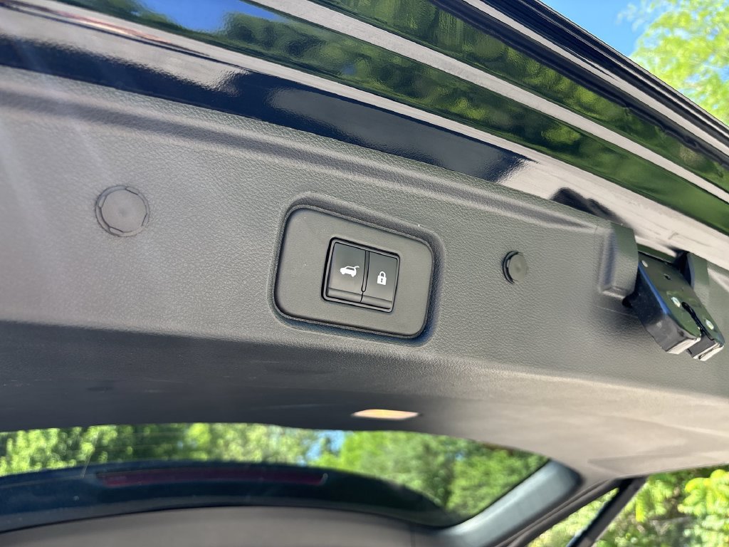 Certified 2025 Nissan Pathfinder SL w/ SL Premium Package FWD image 17