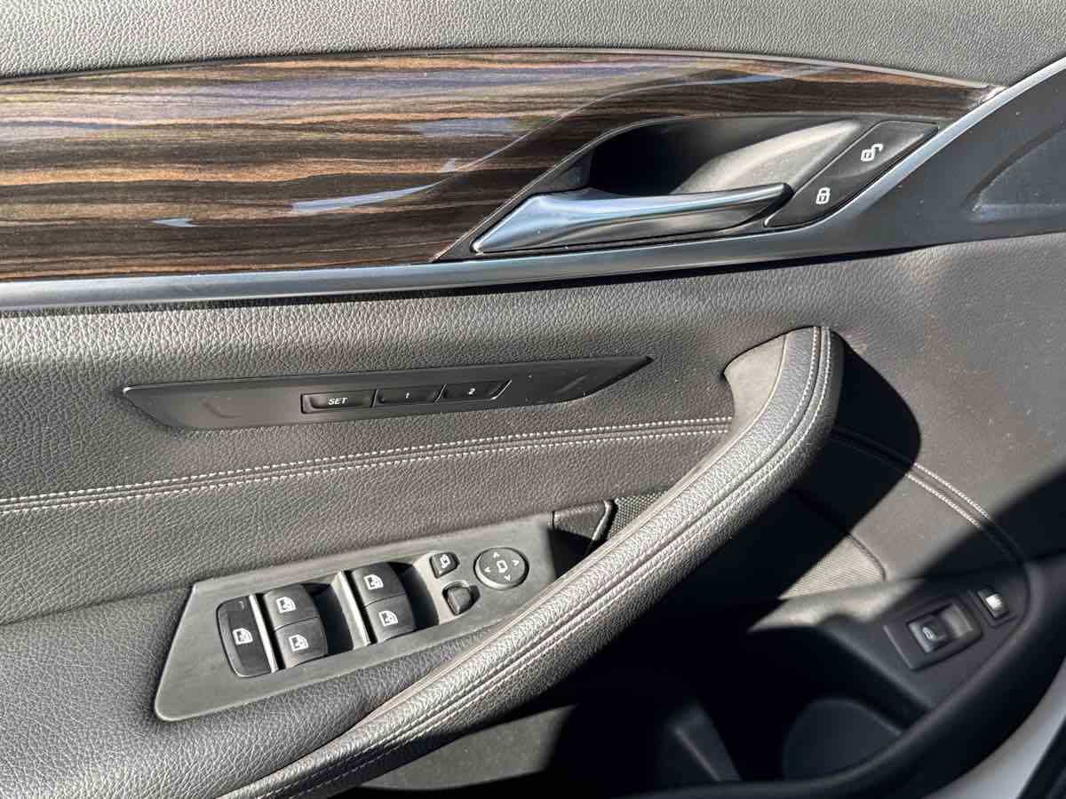 Used 2018 BMW 530e w/ Premium Package 2 image 31