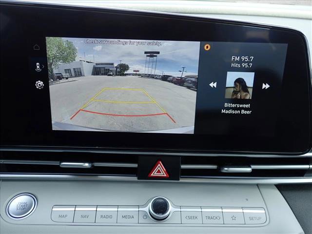 Used 2025 Hyundai Elantra Limited image 17