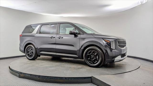 Used 2025 Kia Carnival LXS image 11