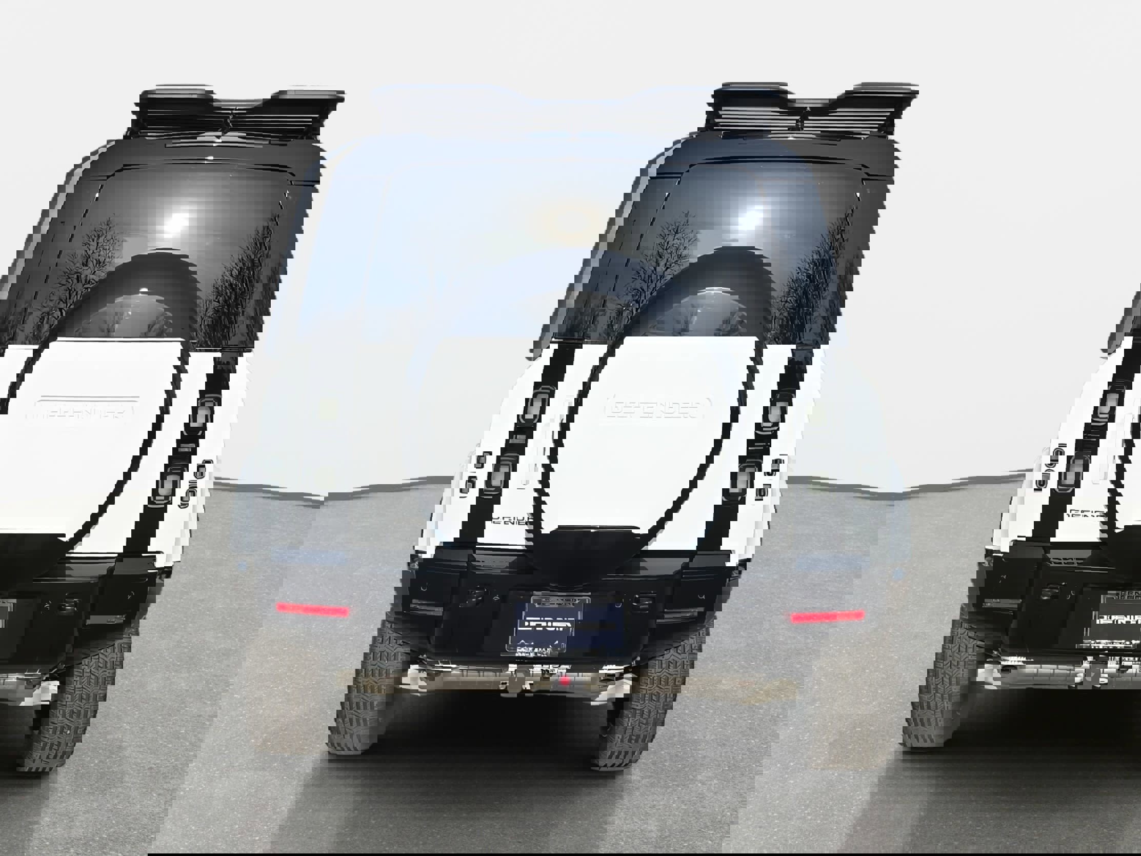 New 2026 Land Rover Defender 110 X-Dynamic SE image 6