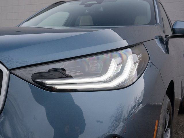 Used 2025 BMW X3 xDrive30i w/ M Sport Package image 11