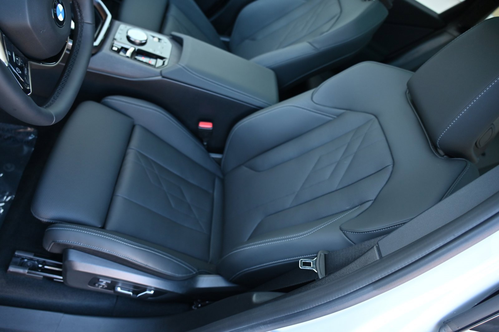 Used 2025 BMW X3 xDrive30i w/ Convenience Package image 17