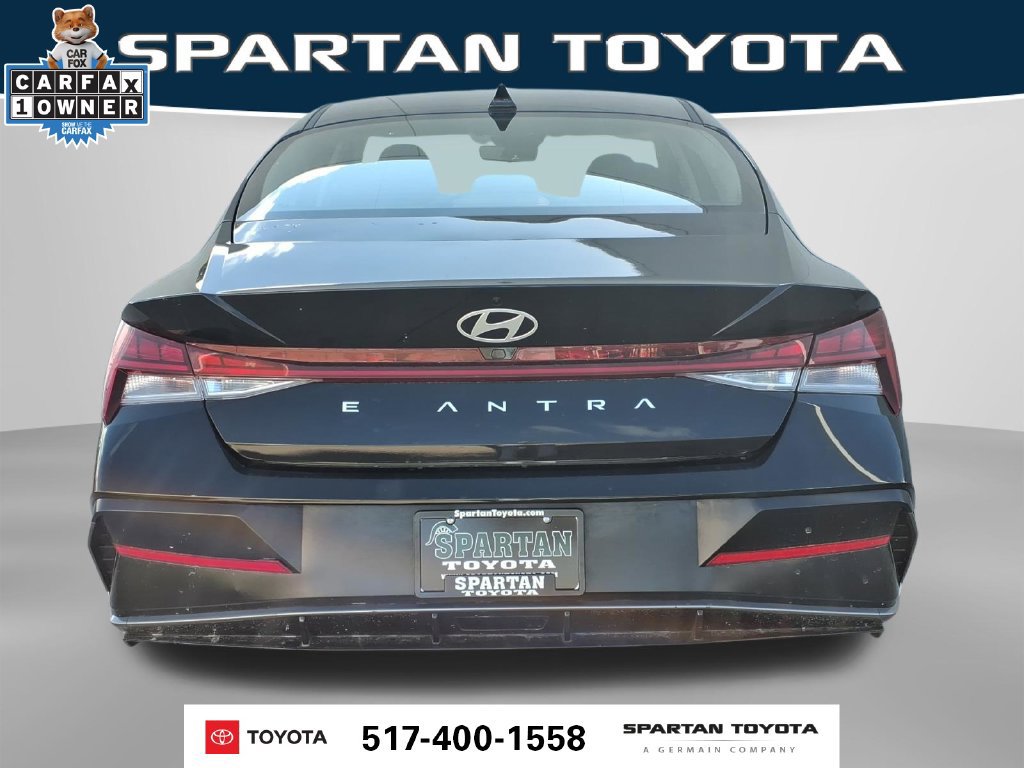 Used 2025 Hyundai Elantra SEL FWD image 8