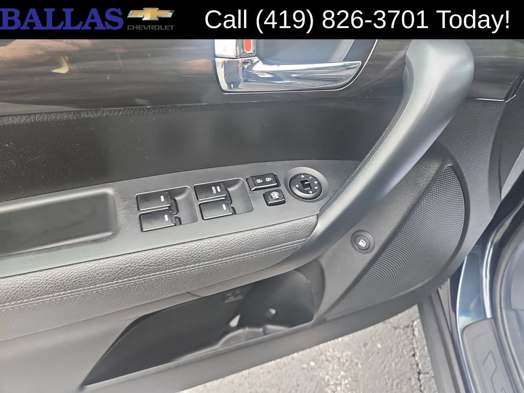 Used 2012 Kia Sorento LX w/ Convenience Pkg FWD image 11