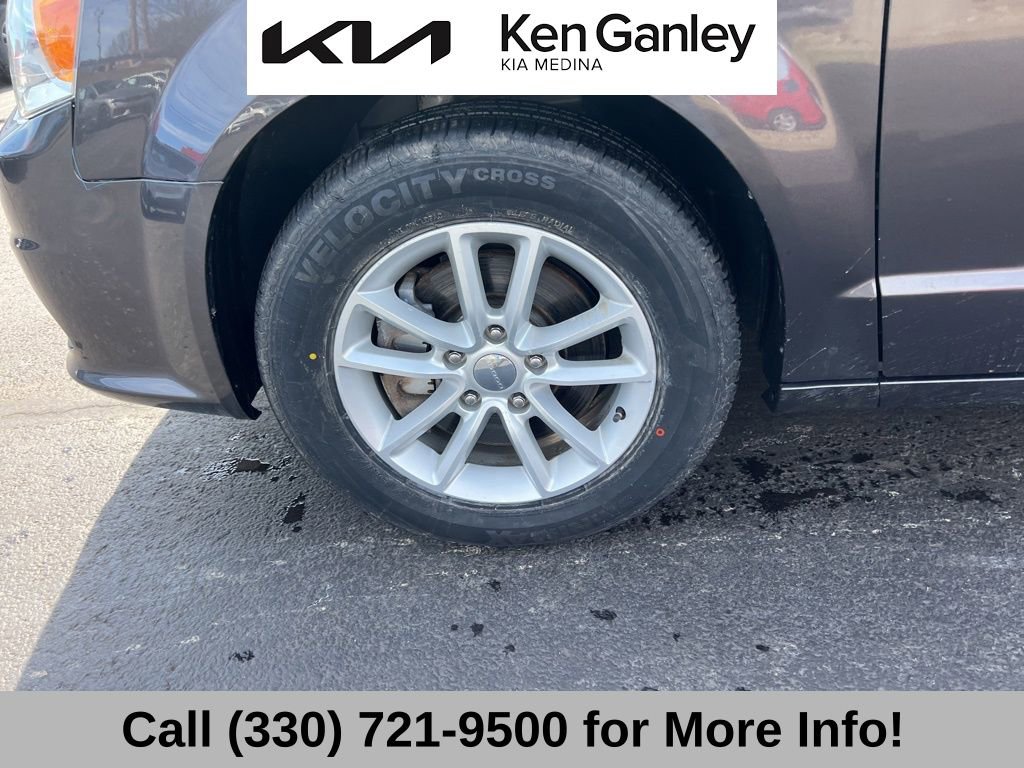 Used 2020 Dodge Grand Caravan SXT image 16