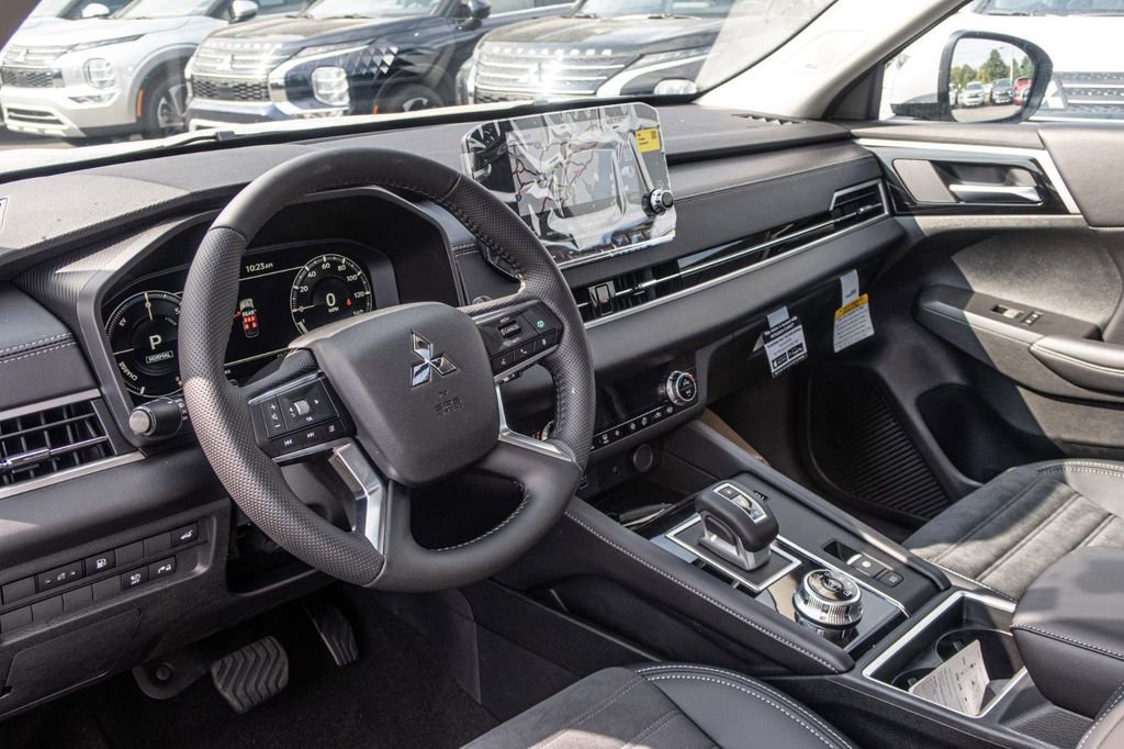 New 2024 Mitsubishi Outlander 4WD Plug-In Hybrid image 30