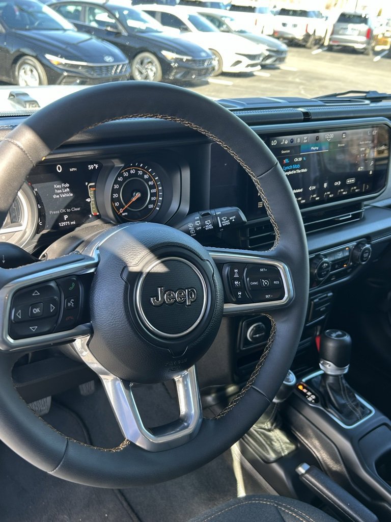 Used 2024 Jeep Wrangler Sahara image 12