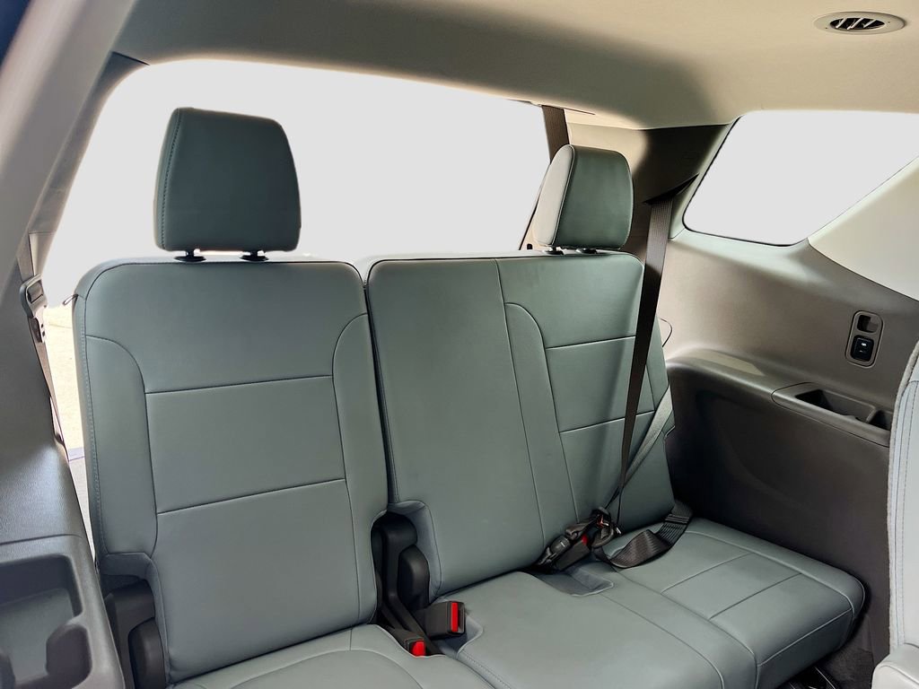Used 2020 Chevrolet Traverse Premier FWD image 28