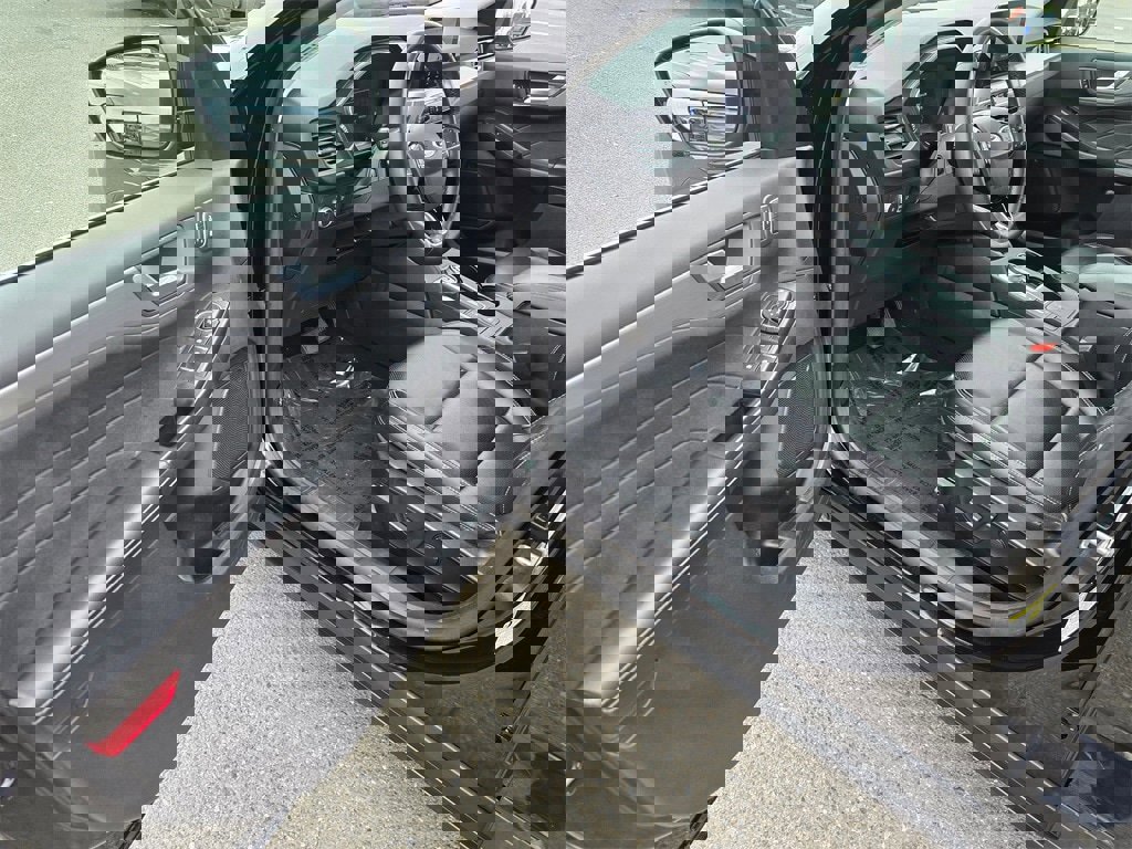 Used 2022 Ford Escape Titanium w/ Class II Trailer Tow Package image 13