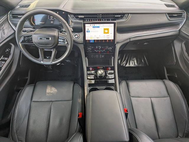 Used 2025 Jeep Grand Cherokee Overland w/ Luxury Tech Group IV image 18