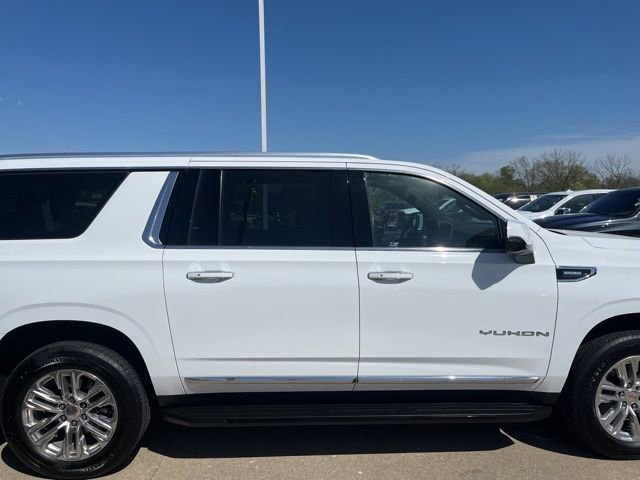 Used 2022 GMC Yukon XL SLT w/ SLT Premium Package AWD/4WD image 4