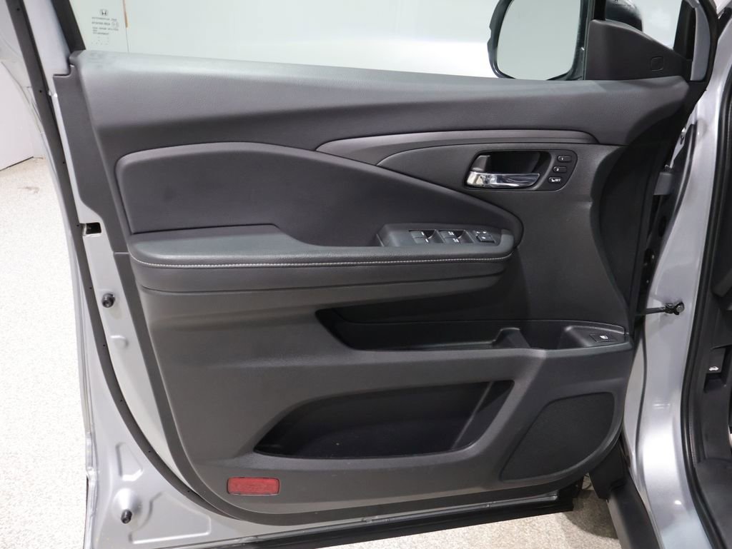 Used 2025 Honda Ridgeline RTL image 14