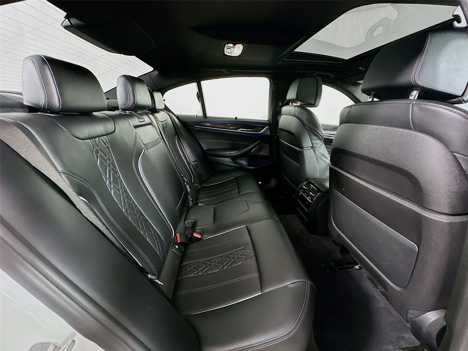 Used 2018 BMW M550i xDrive image 29