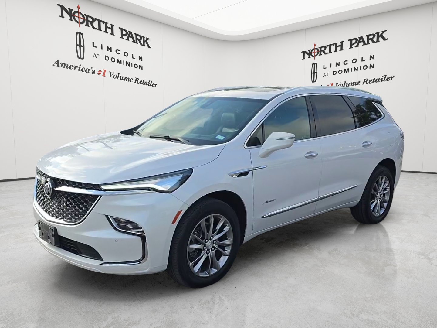 Used 2022 Buick Enclave Avenir w/ Avenir Technology Package FWD image 1