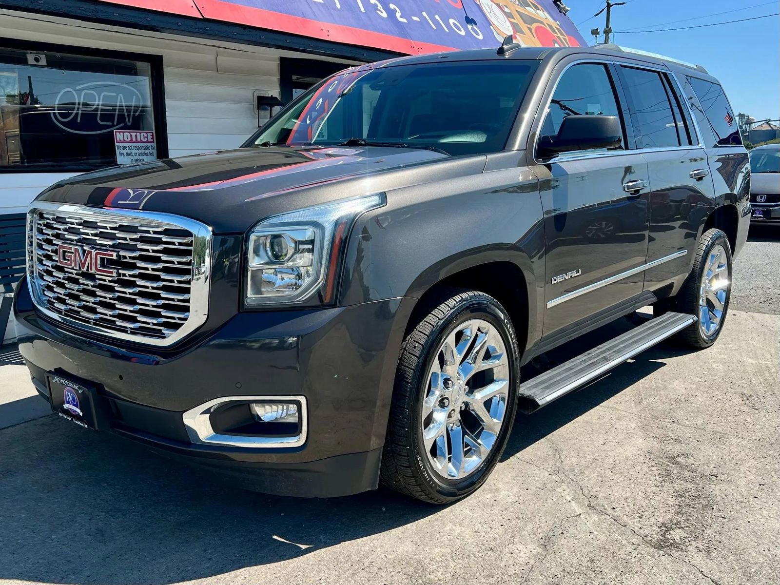 Used 2019 GMC Yukon Denali w/ Denali Ultimate Package image 2