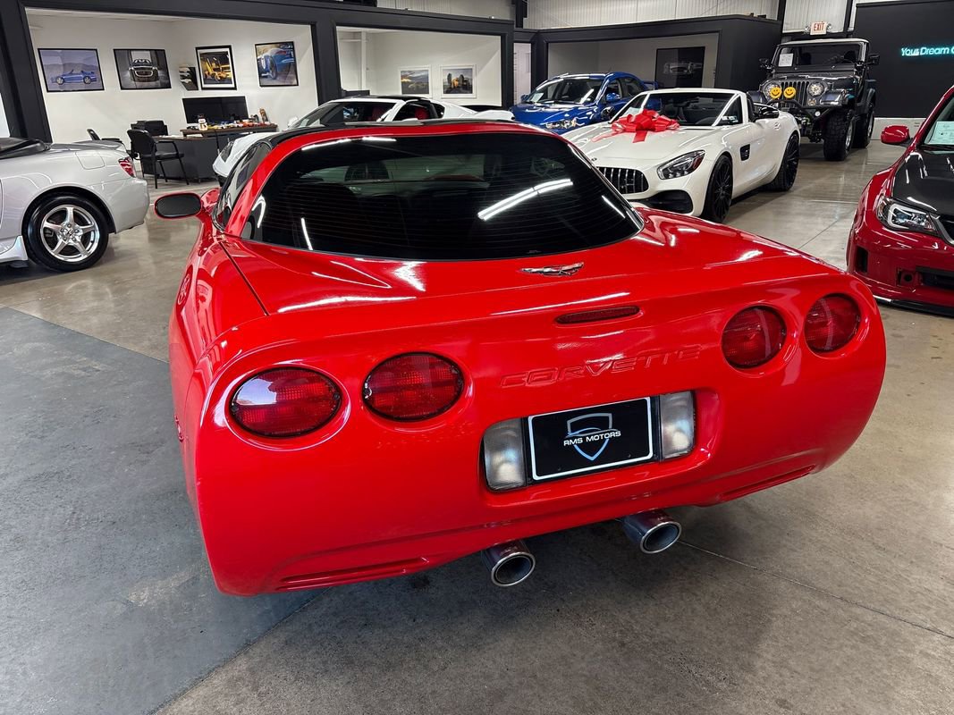 Used 2004 Chevrolet Corvette Coupe w/ Roof Package image 9