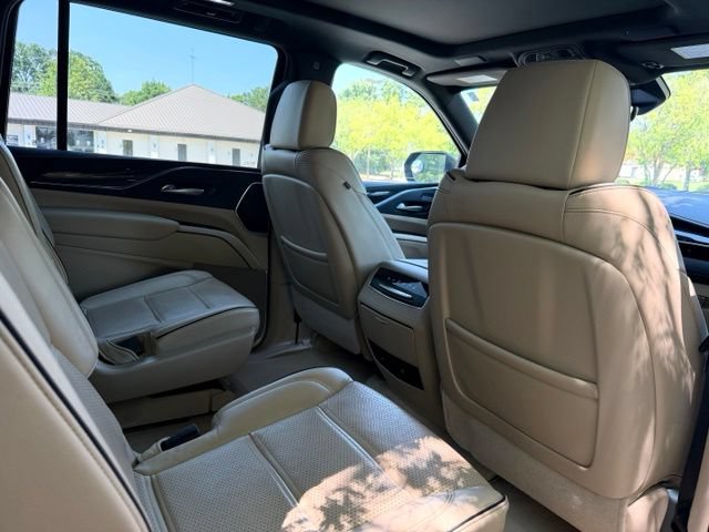 Used 2023 Cadillac Escalade ESV Premium Luxury AWD/4WD image 24