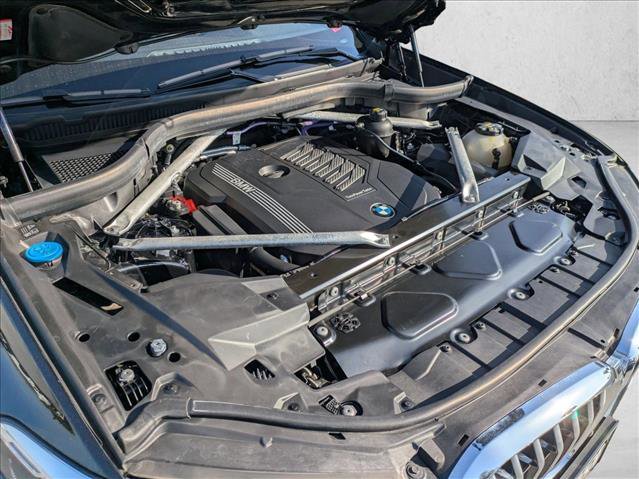 Used 2022 BMW X5 xDrive40i w/ Parking Assistance Package image 24