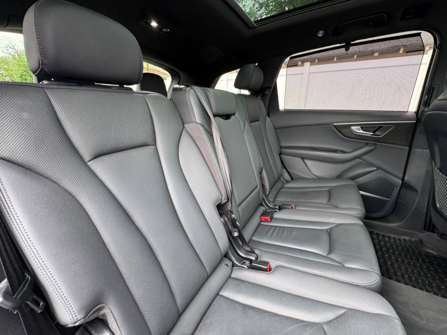 Used 2021 Audi Q7 3.0T Prestige w/ Prestige Package AWD/4WD image 36