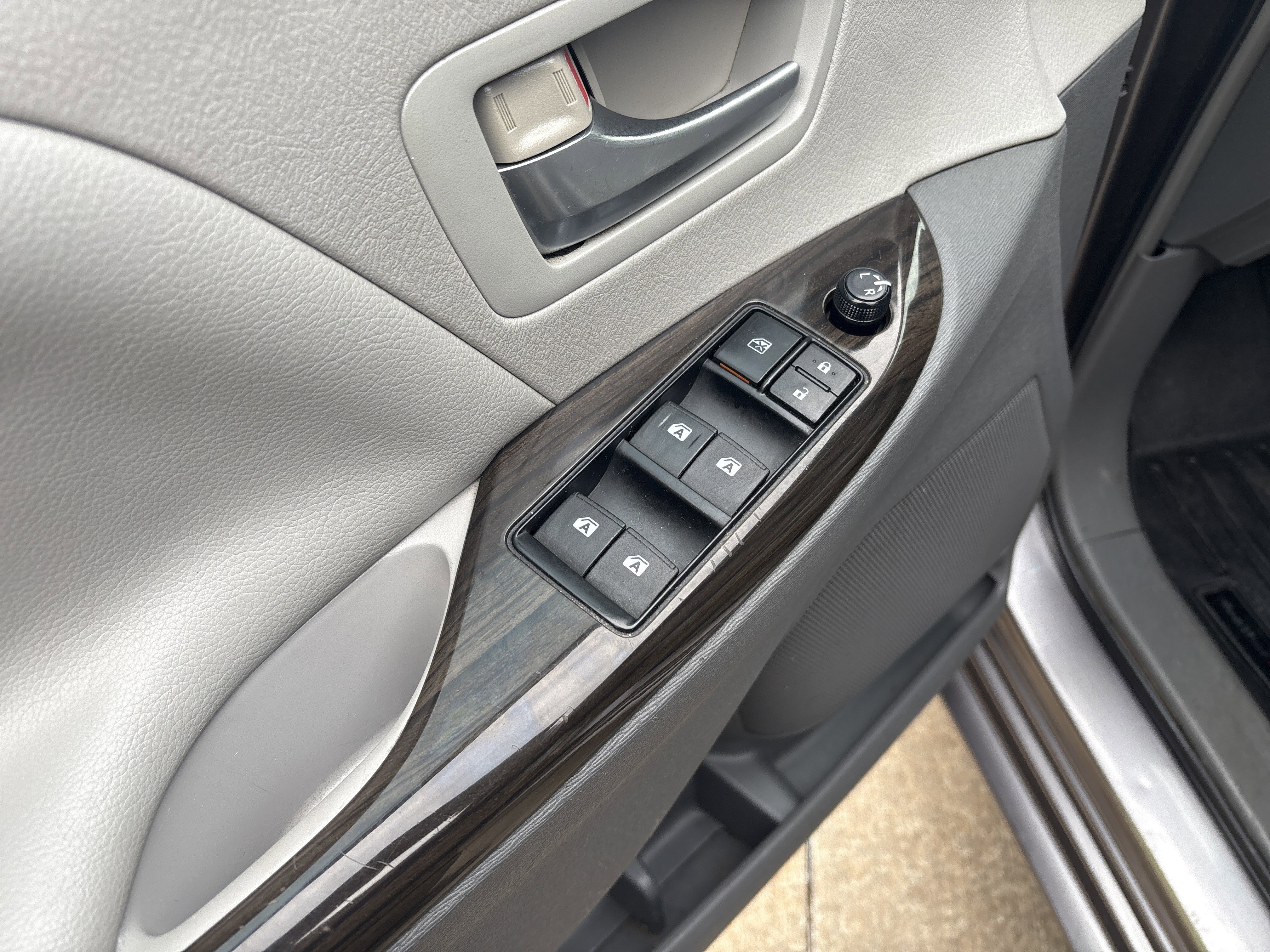 Used 2015 Toyota Sienna XLE image 15