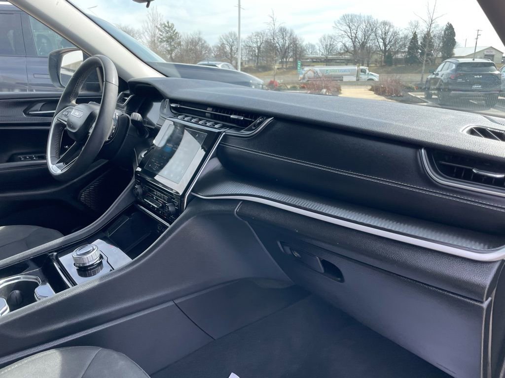 Used 2023 Jeep Grand Cherokee L Laredo w/ Luxury Tech Group I image 29