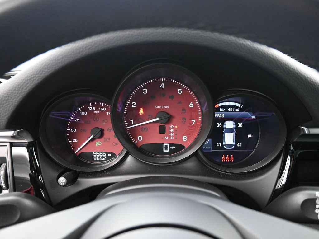 Certified 2025 Porsche Macan AWD/4WD image 20