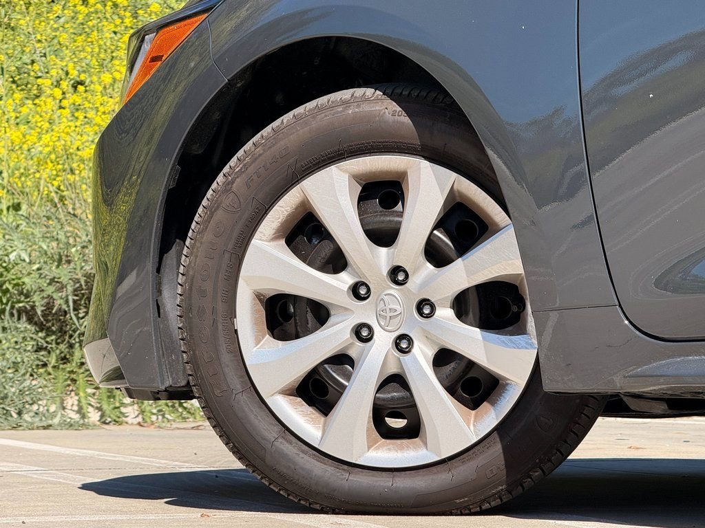 Used 2025 Toyota Corolla LE image 7