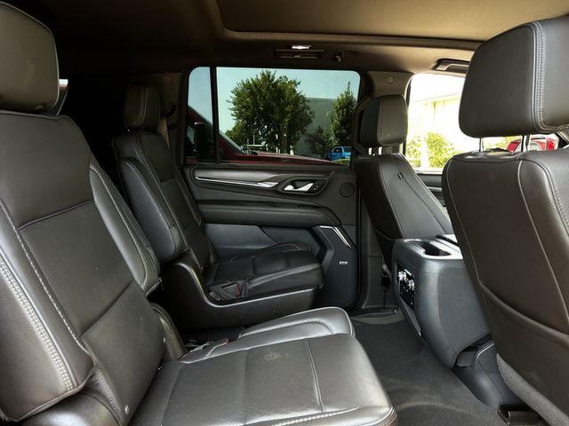 Used 2022 GMC Yukon XL Denali w/ Denali Premium Package AWD/4WD image 33