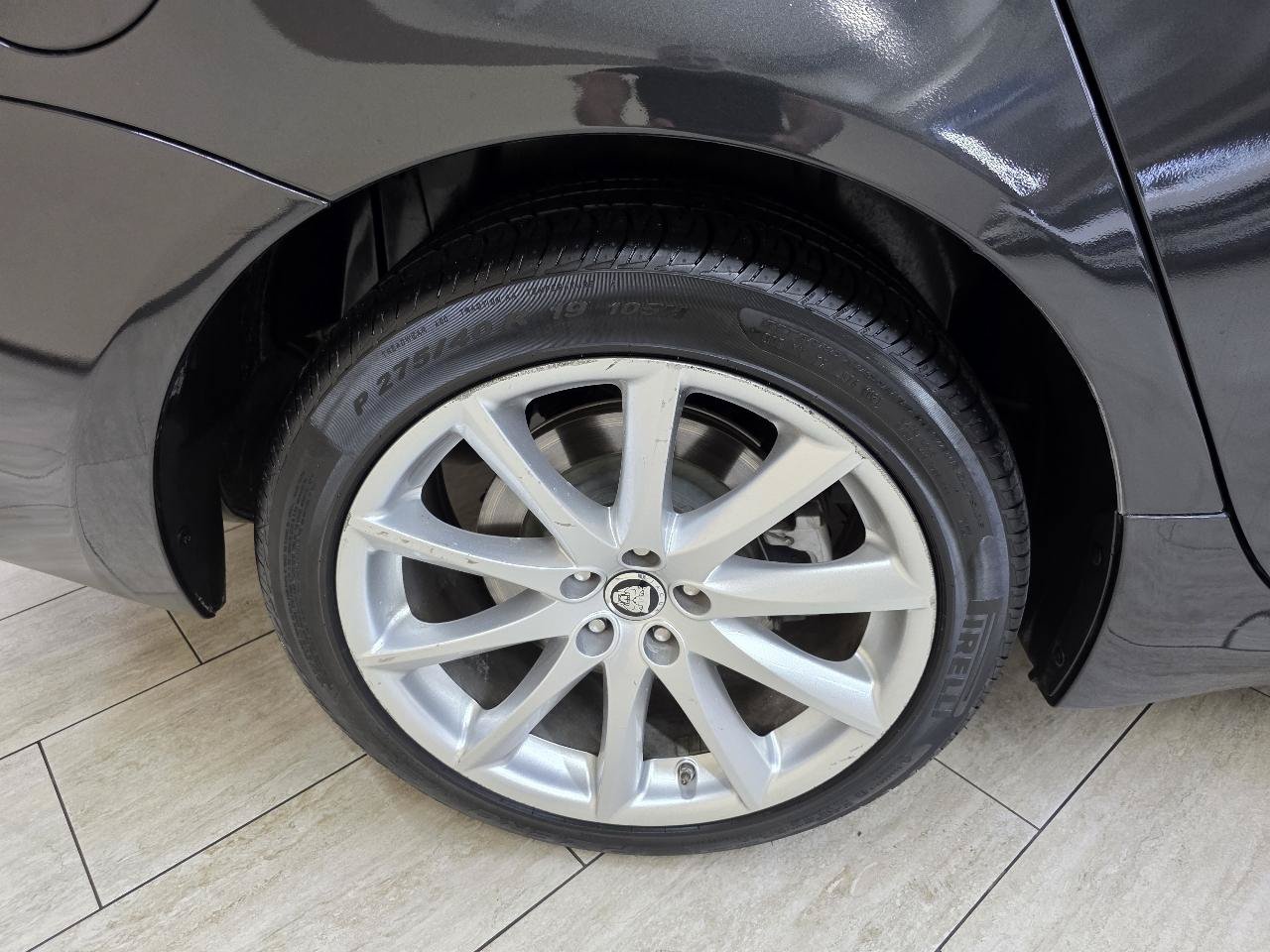 Used 2012 Jaguar XJ RWD image 43