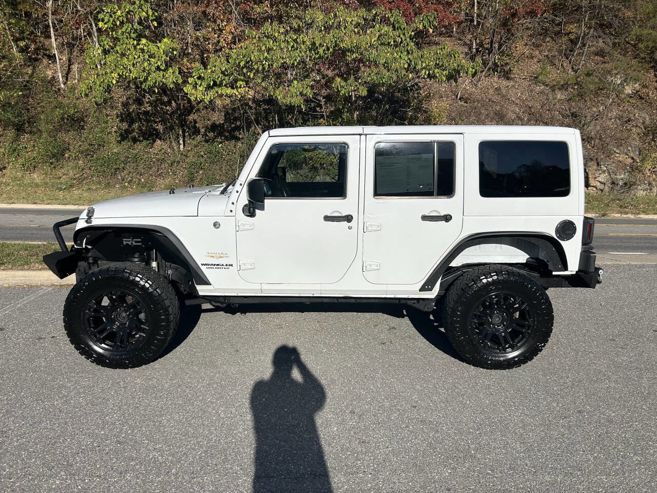 Used 2014 Jeep Wrangler Unlimited Sahara w/ Dual Top Group image 3