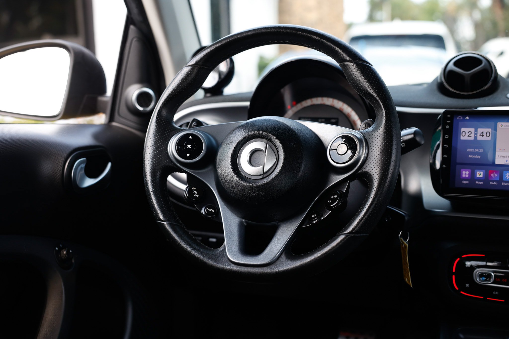 Used 2017 smart fortwo Proxy RWD image 26