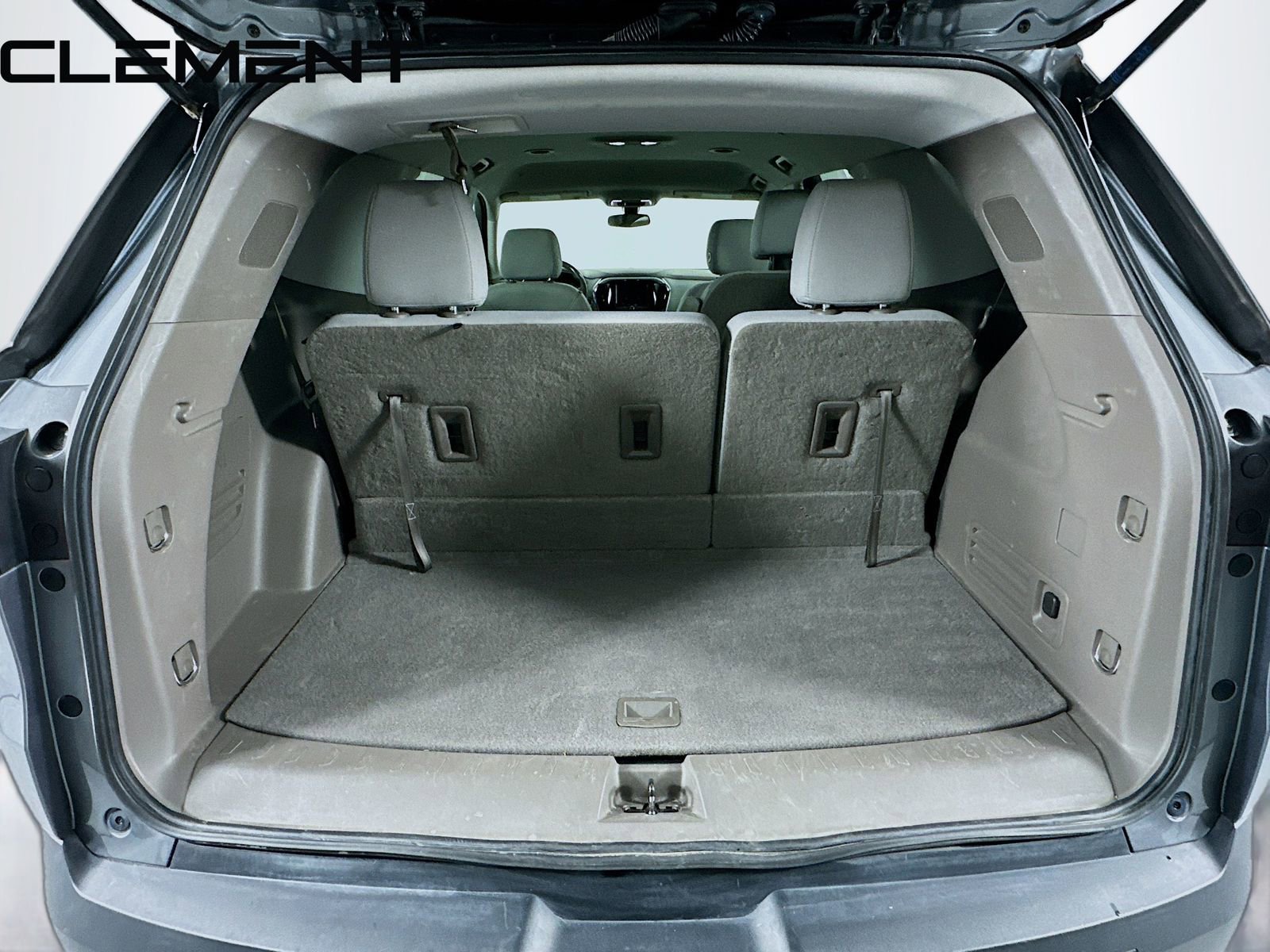 Used 2020 Chevrolet Traverse LT image 11