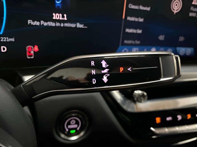 Used 2024 Cadillac Lyriq Sport RWD image 37