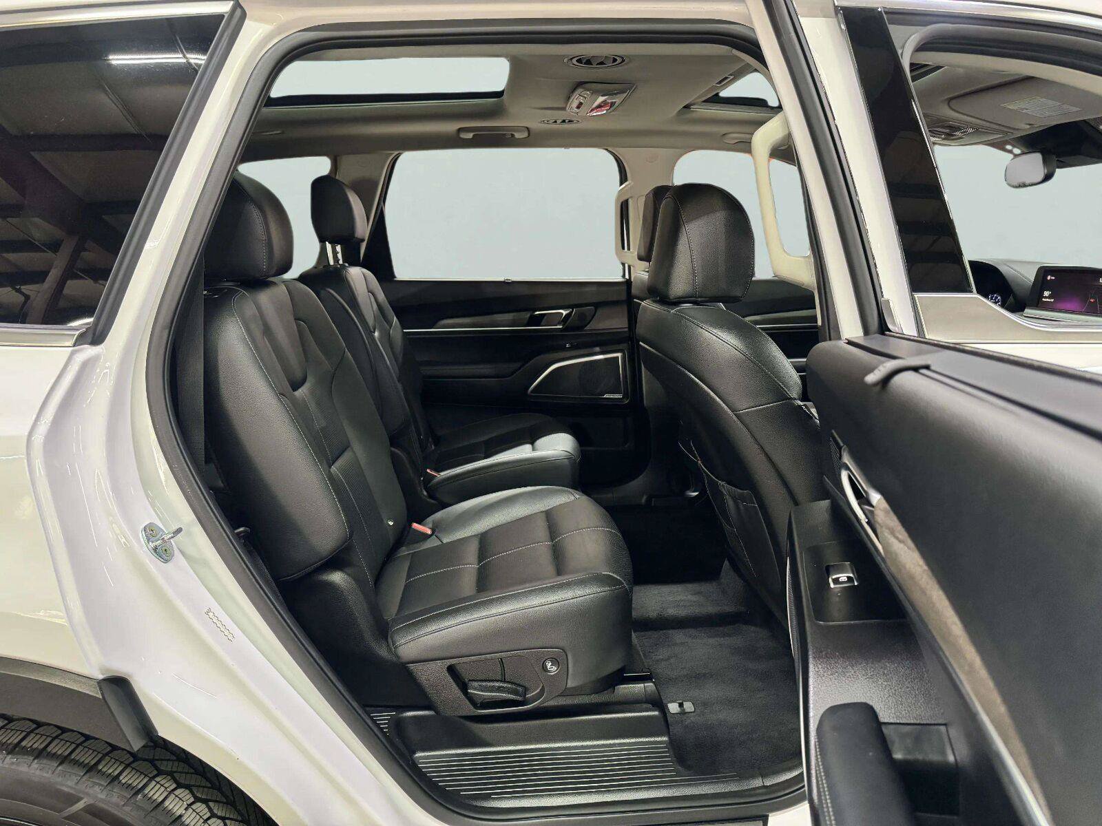 Used 2021 Kia Telluride SX w/ Towing Package FWD image 36