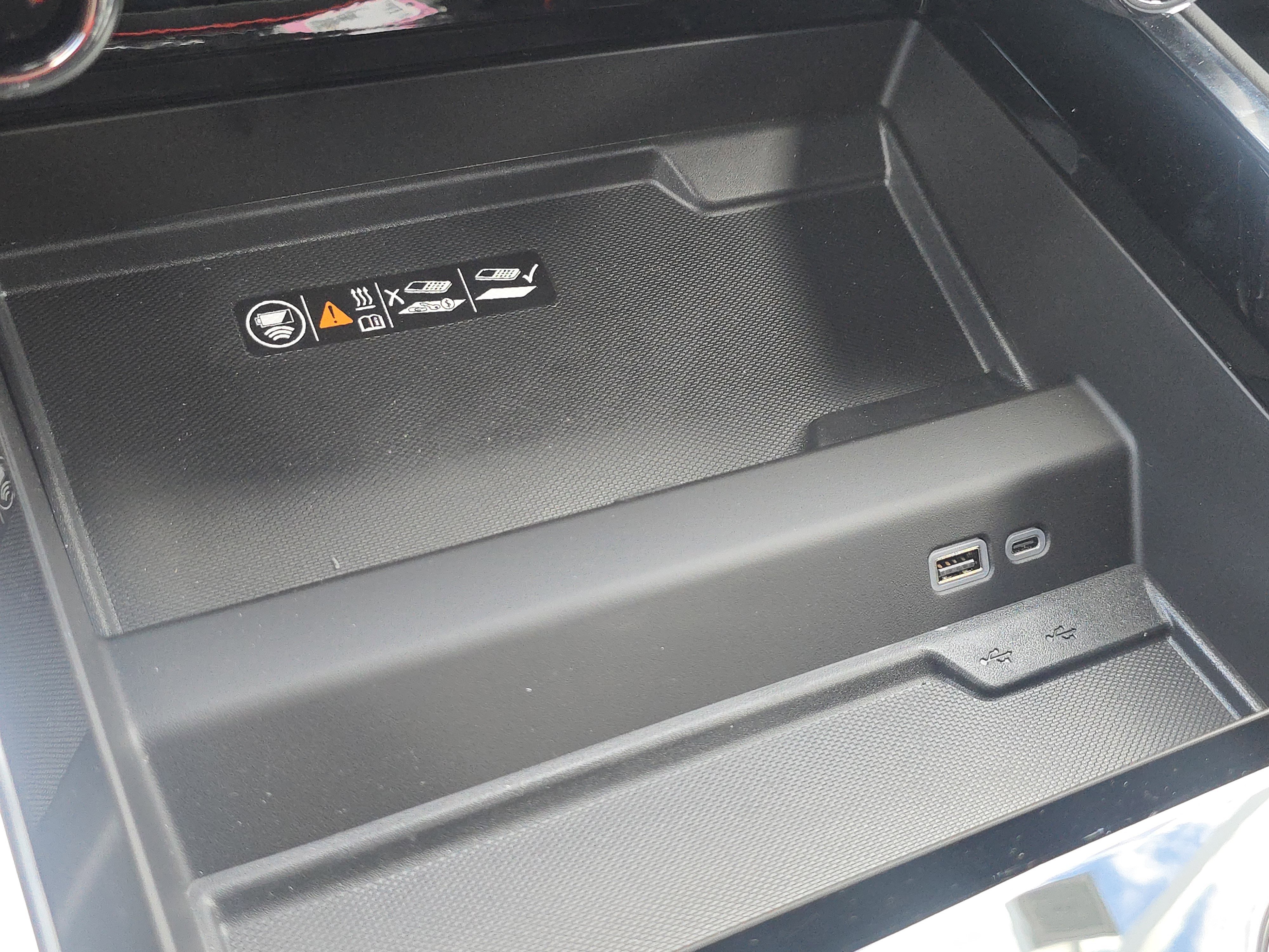 New 2025 Chevrolet Suburban Premier image 8