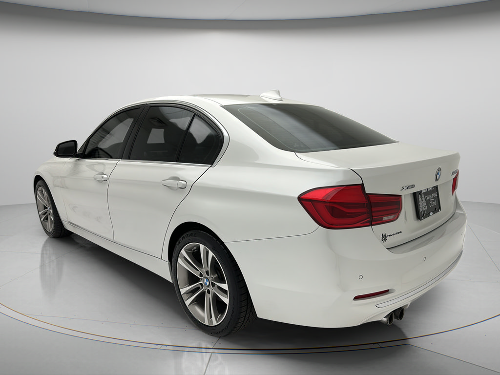Used 2016 BMW 328i xDrive Sedan AWD/4WD image 4