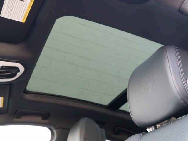 New 2026 Porsche Macan image 30