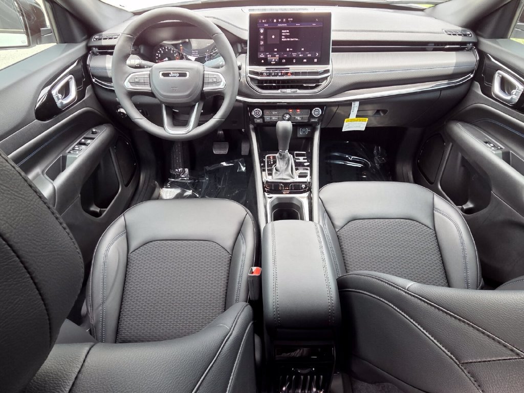 New 2026 Jeep Compass Latitude AWD/4WD image 24