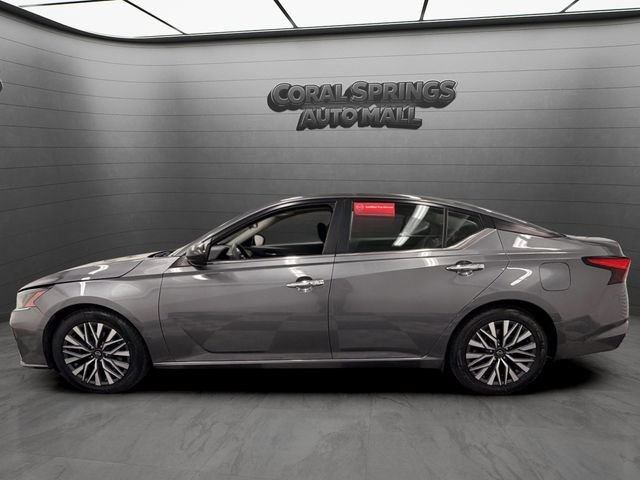 Certified 2024 Nissan Altima 2.5 SV FWD image 2