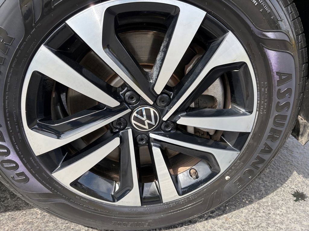 Certified 2022 Volkswagen Tiguan S image 28