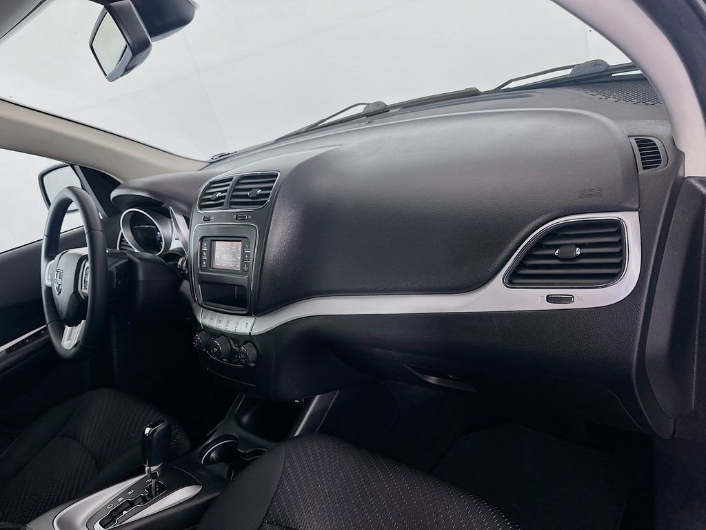 Used 2019 Dodge Journey SE w/ Premium Group image 32