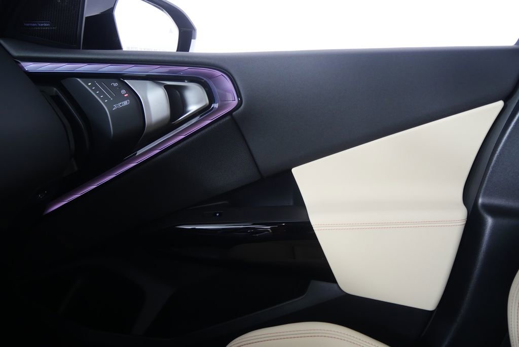 Used 2026 BMW X3 xDrive30 w/ Convenience Package image 23