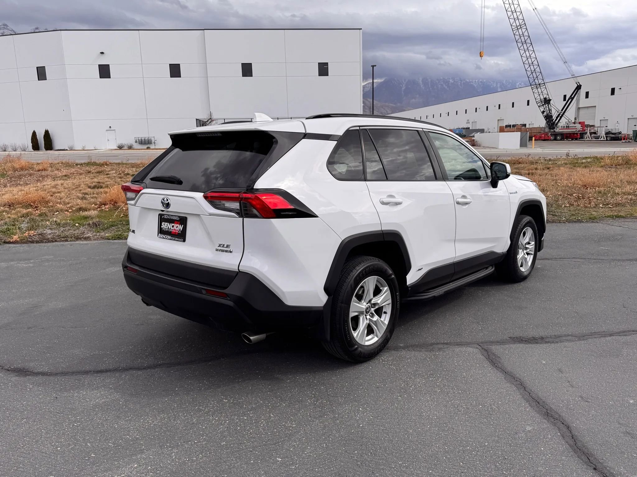 Used 2021 Toyota RAV4 XLE w/ Carpet Mat Package (TMS) image 6