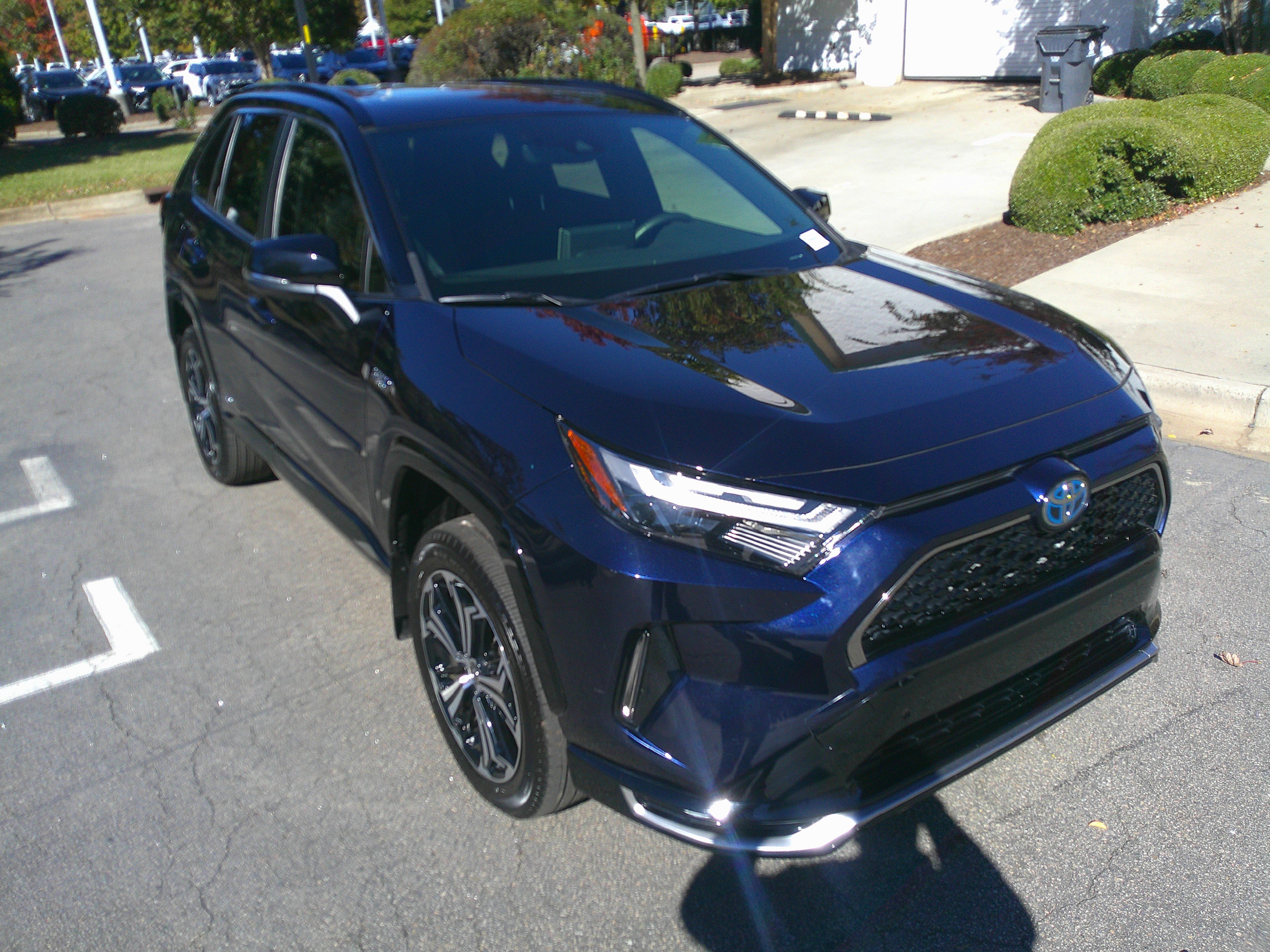 Used 2022 Toyota RAV4 XSE image 2