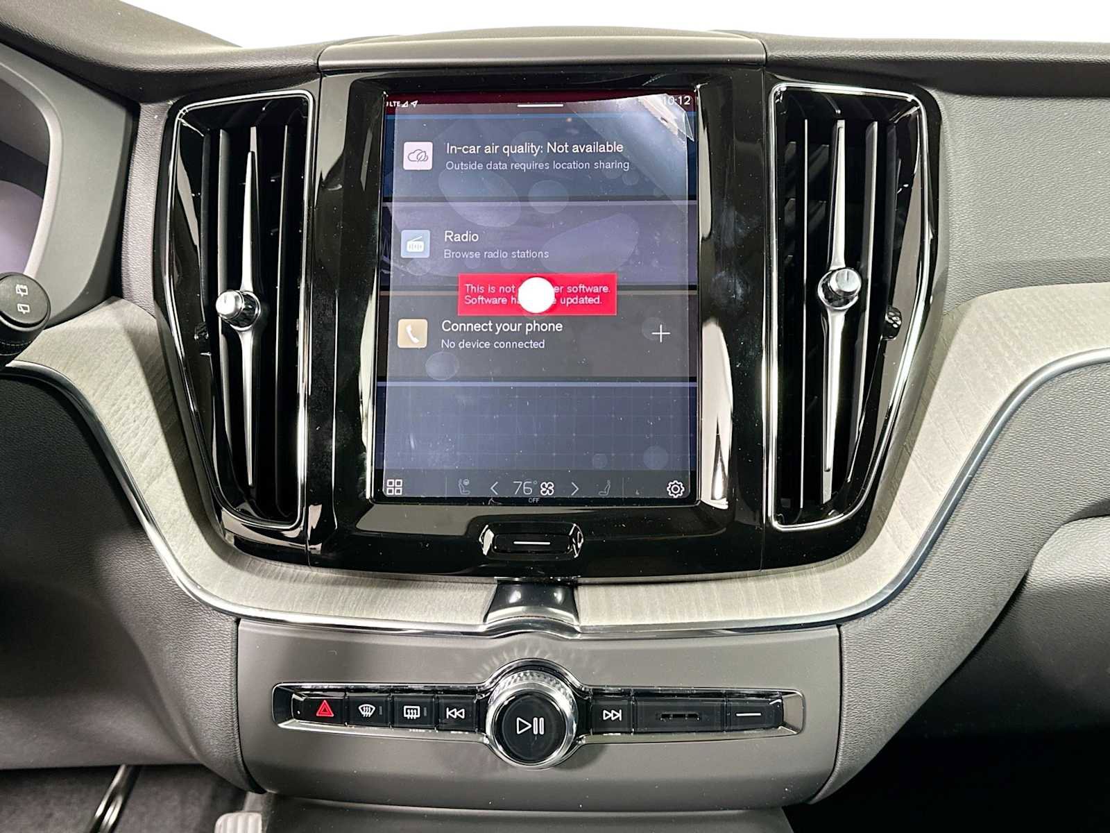 Used 2025 Volvo XC60 T8 Plus w/ Protection Package Premier image 13